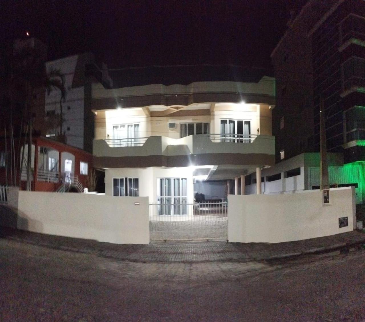Residencial Nereu Apartment